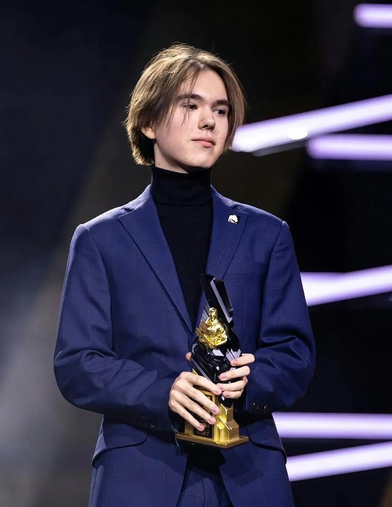 DRX监督：虽然BeryL不打排位，但他会找各种东西来看和分析